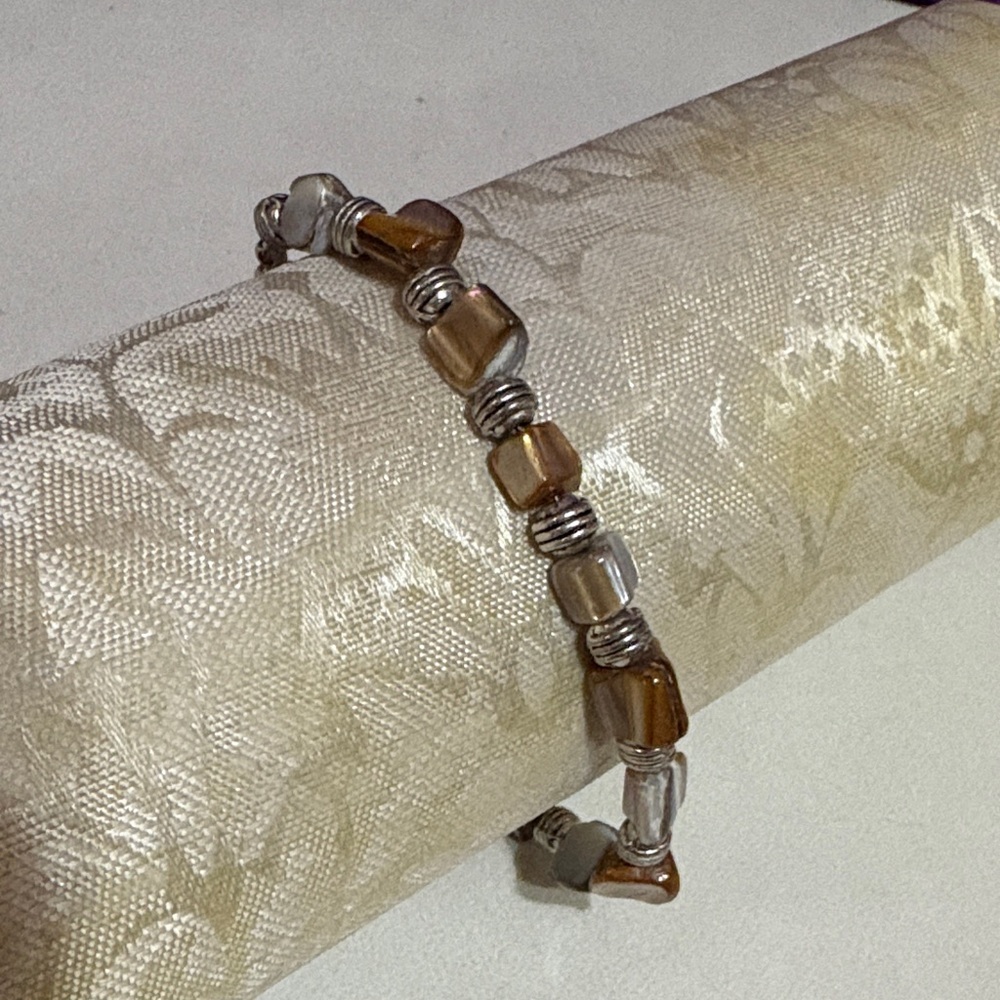 Gold and Brown Jewelry Set - Picture 6 of 6
